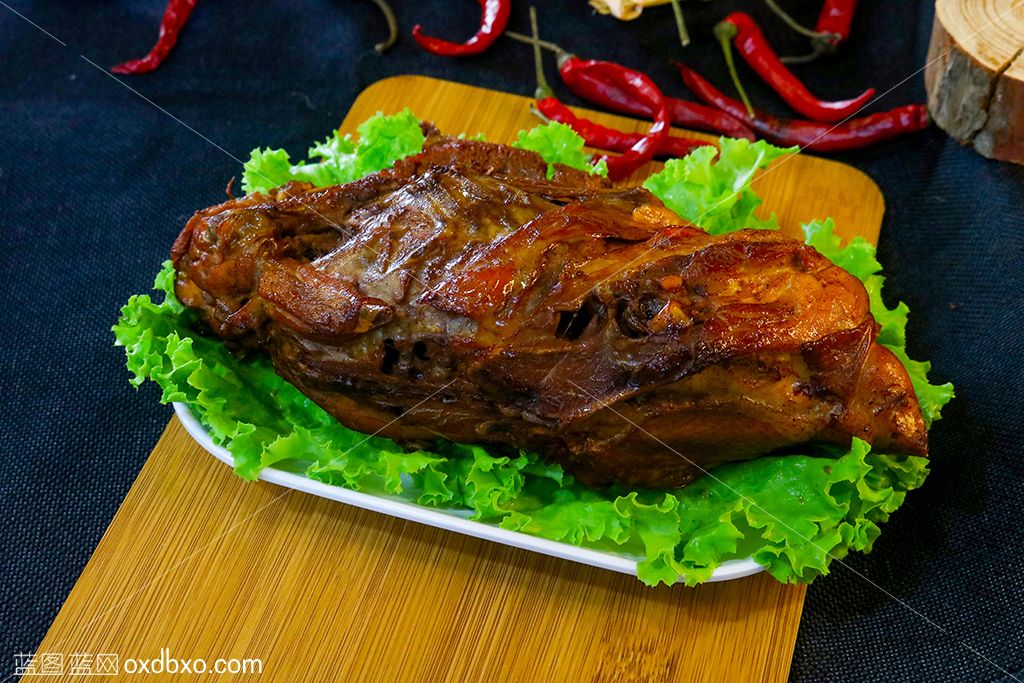 卤鸡架烤鸡架熏鸡架鸡骨架商用美食摄影素材