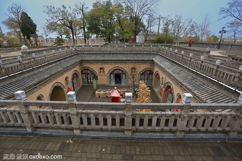 河南省三门峡市地坑院1-sheing.jpg