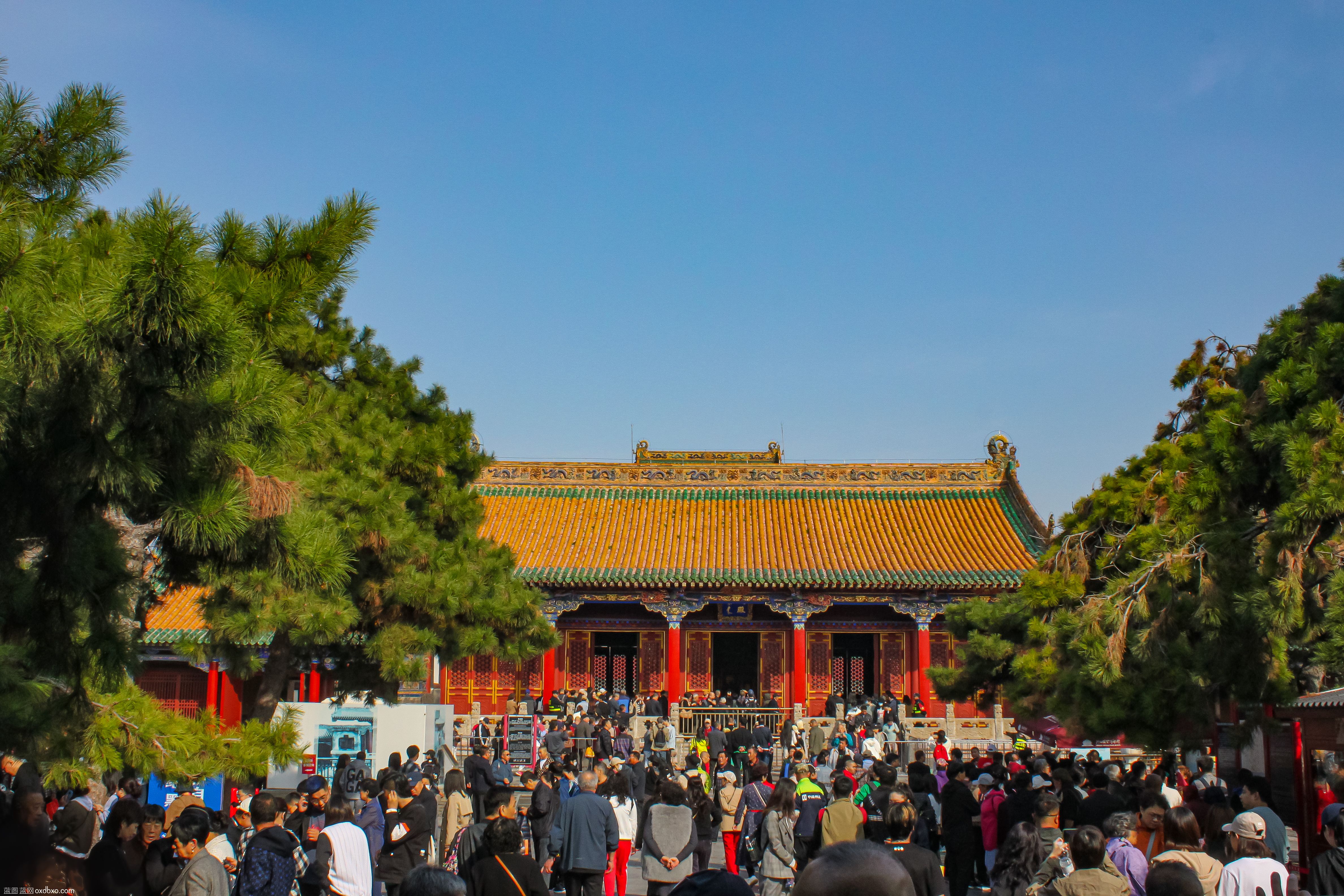 沈阳清皇宫大政殿 故宫 旅游 观光 人群 人潮 涌动 商业 商用 摄影 图片 素材-suoluetu.jpg
