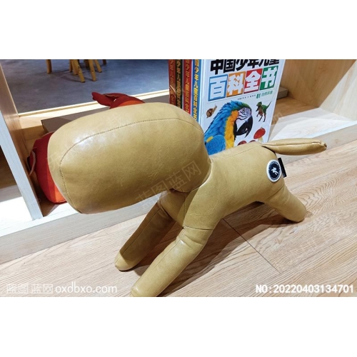 布艺摆件小狗狗摄影素材编号:20220403134701